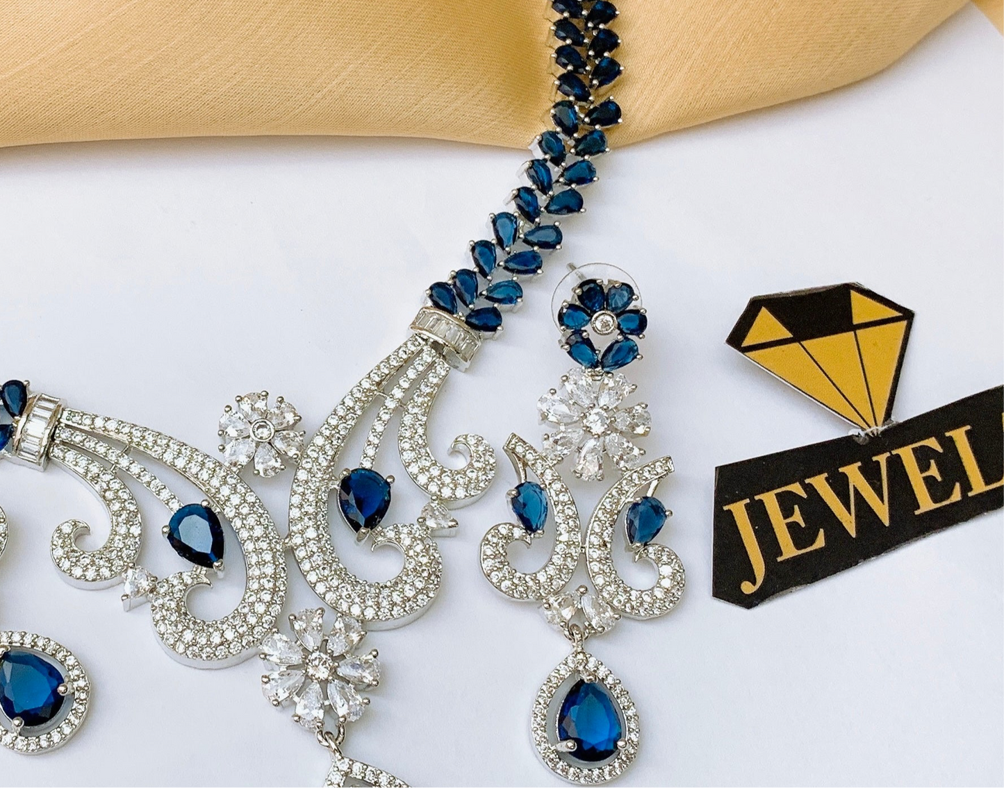 Necklace set