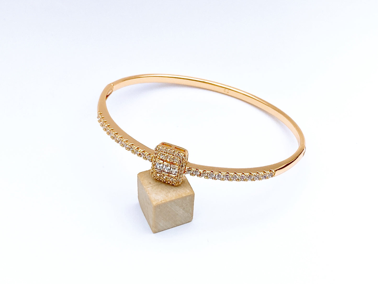 Hand Cuff