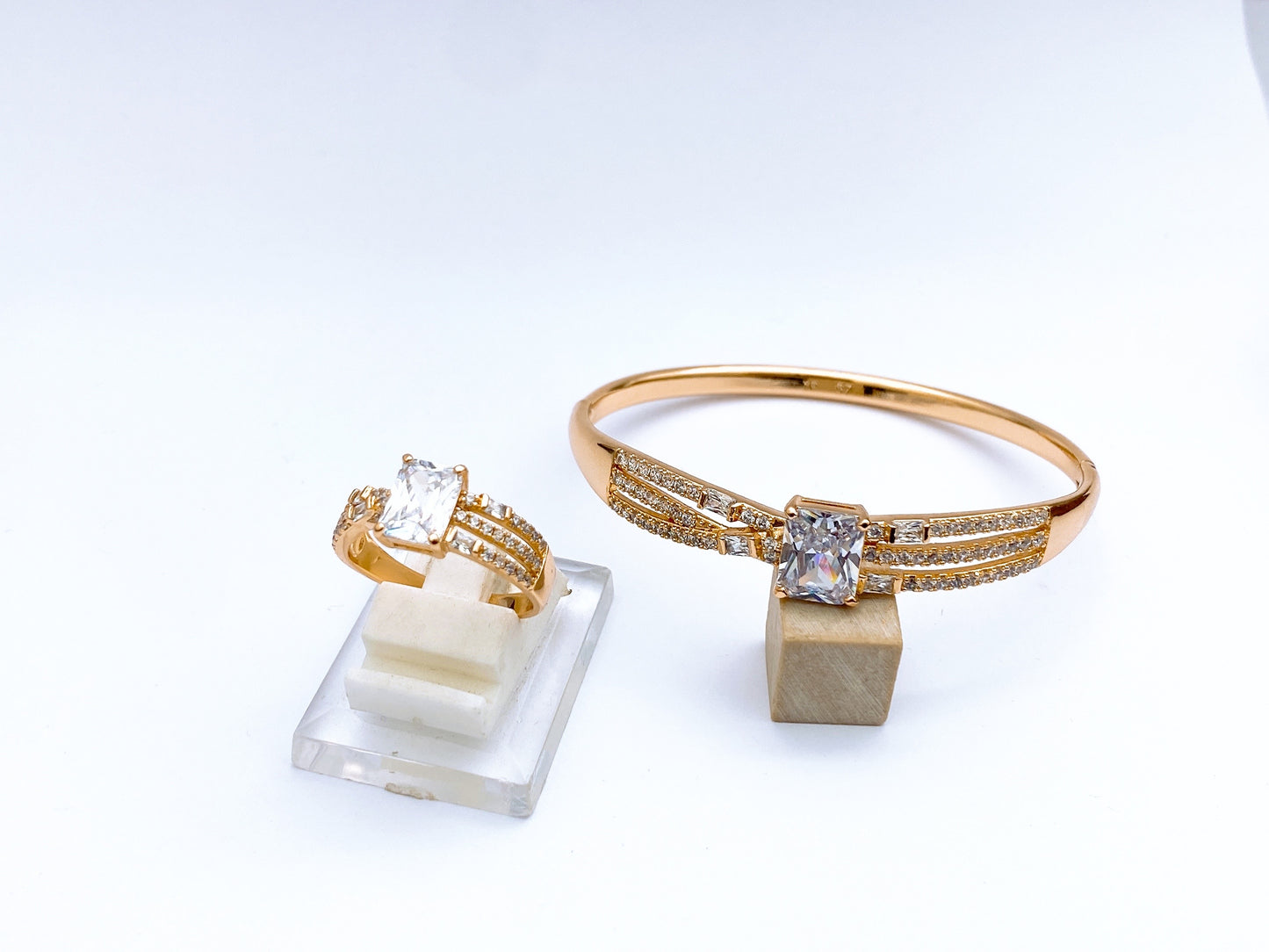 Hand Cuff with Ring