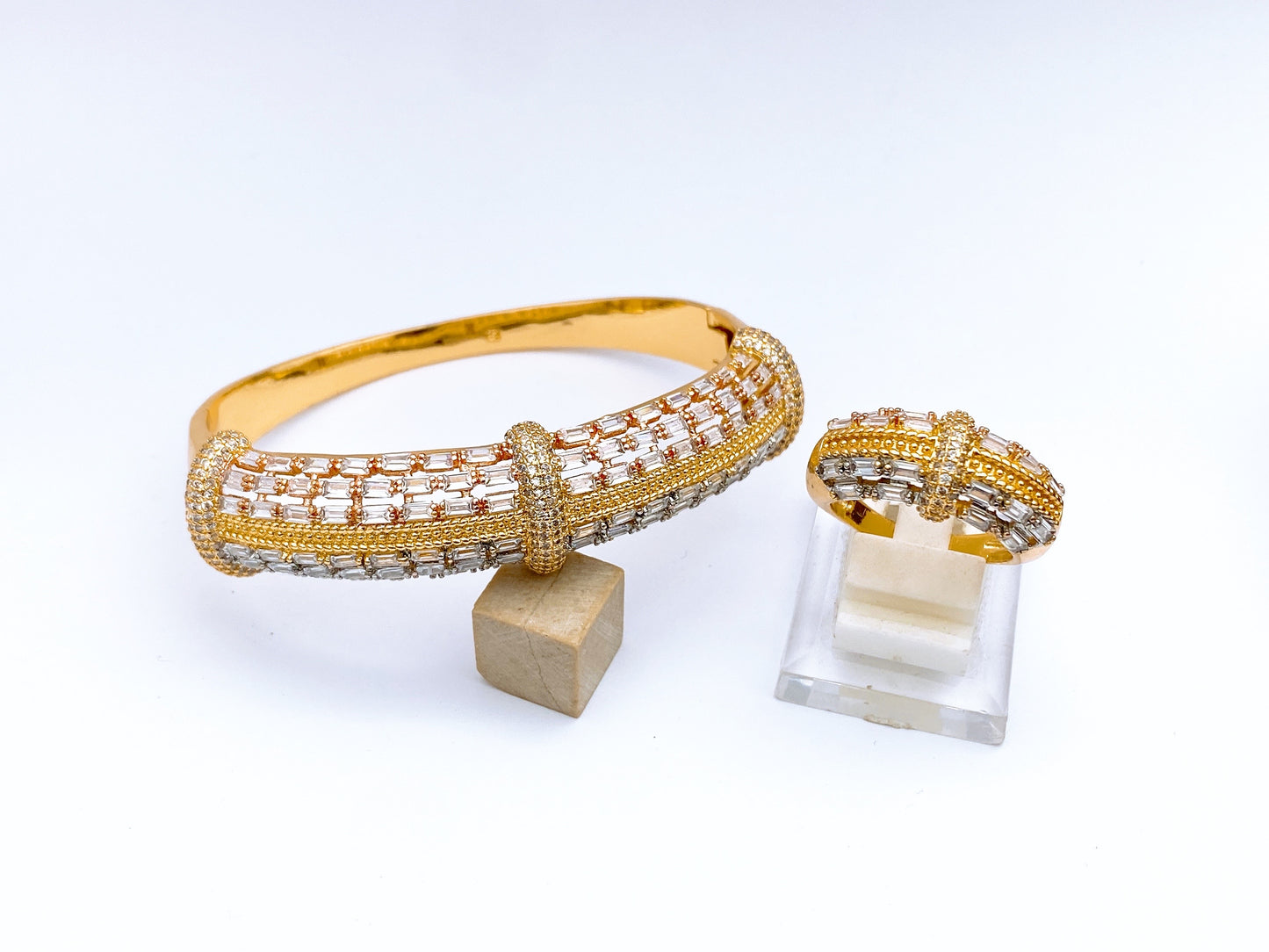 Hand Cuff with Ring