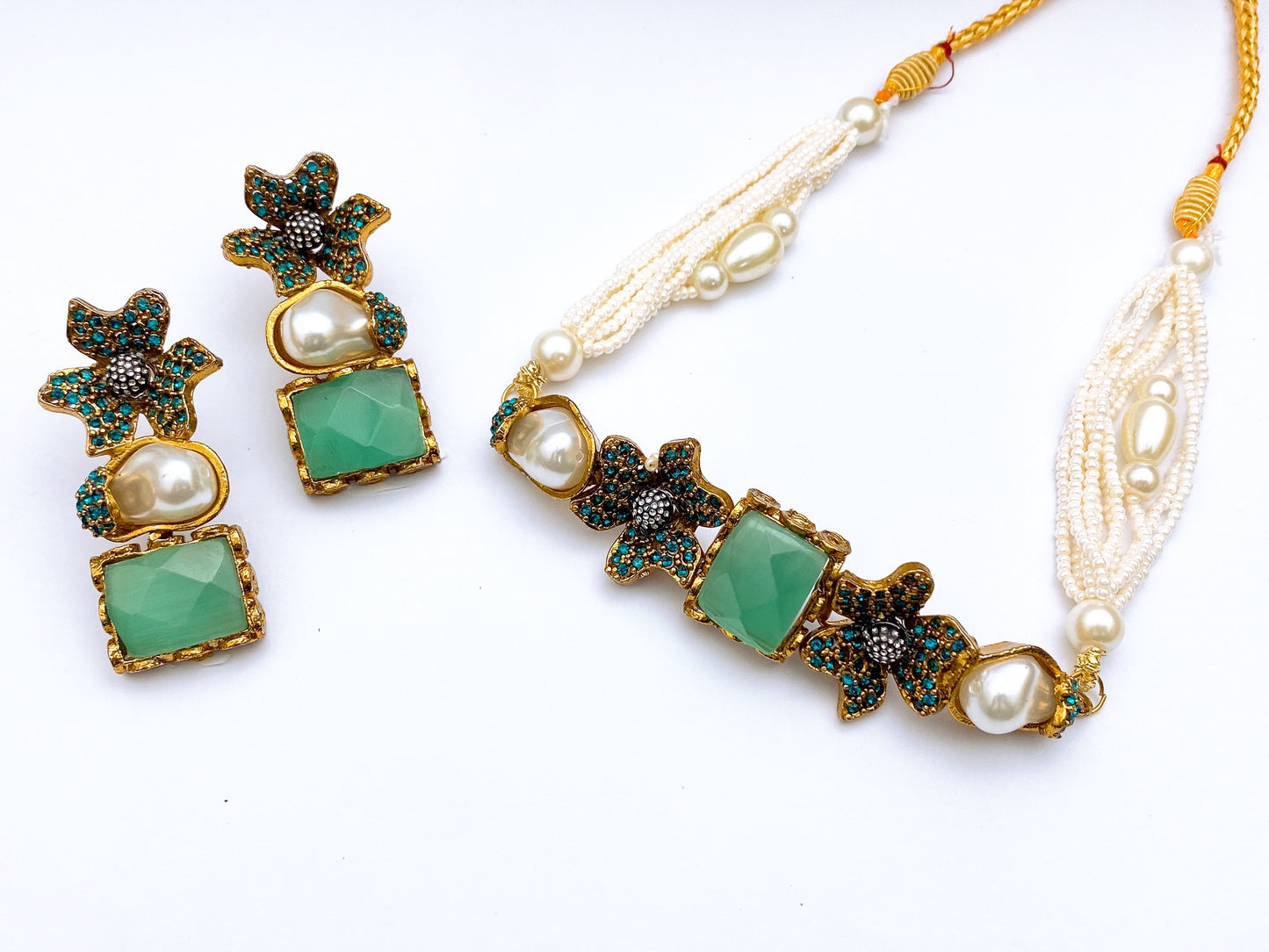 Choker set