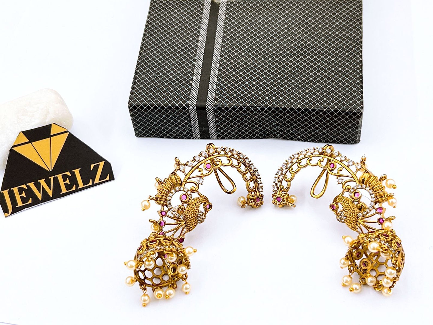 Ear-cuff