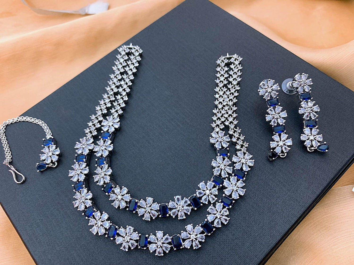 NECKALCE SET