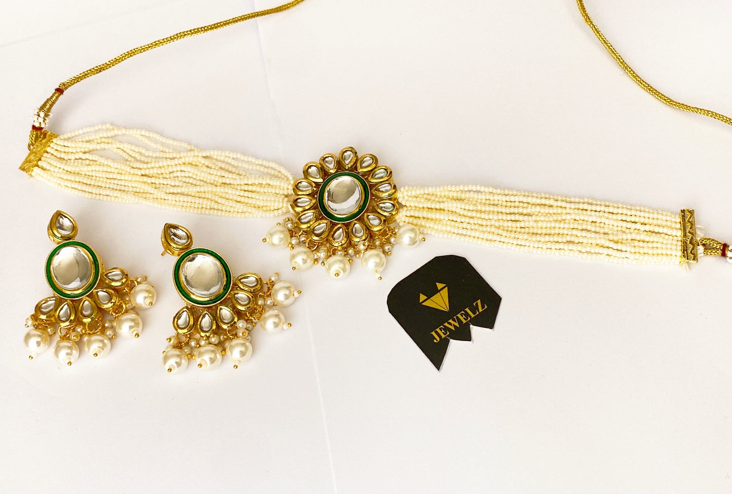 Choker set