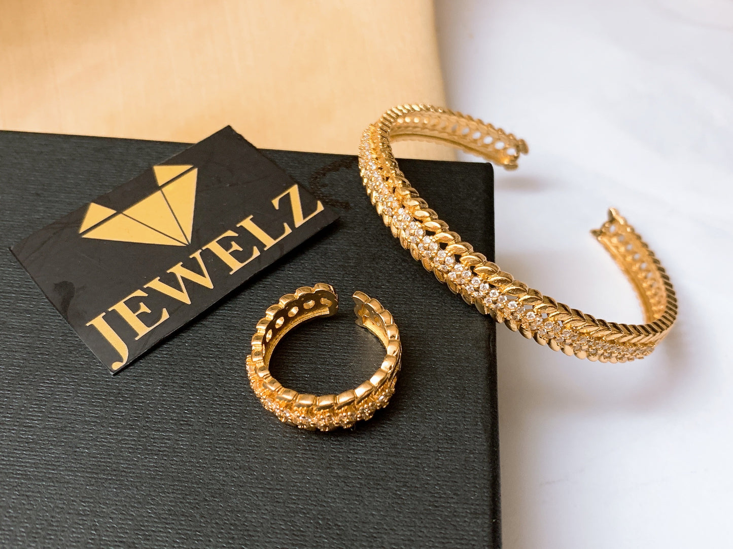 Bracelet