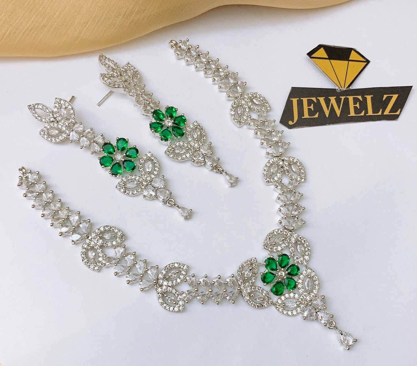 Necklace set