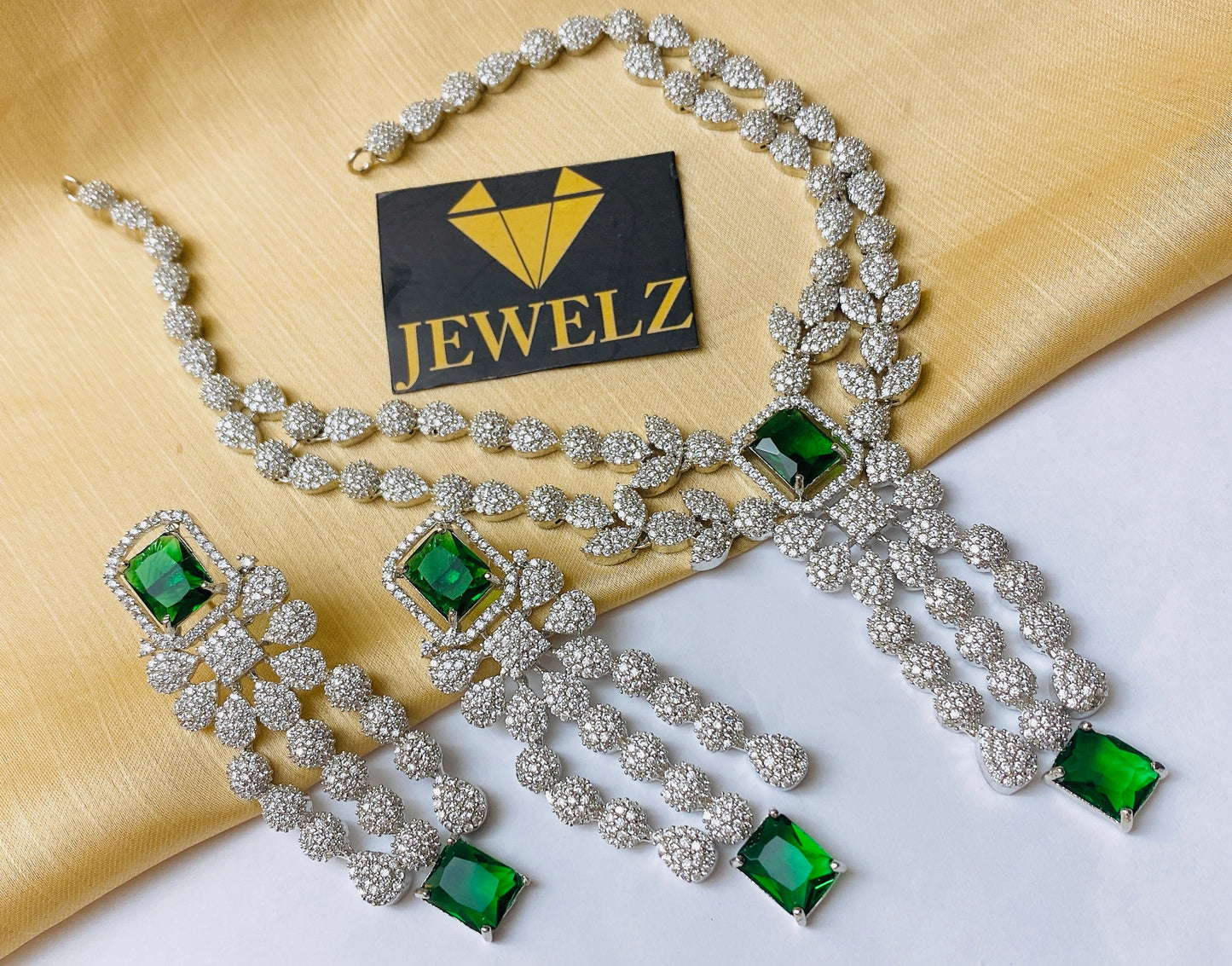 Necklace set