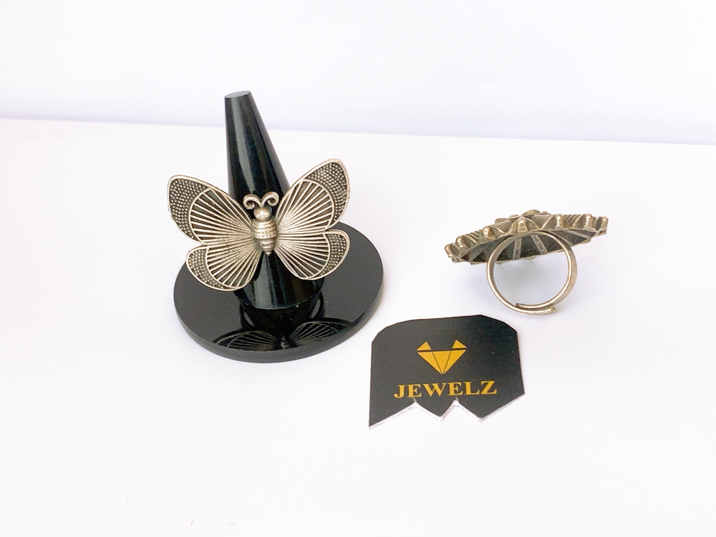 Butterfly Ring ￼