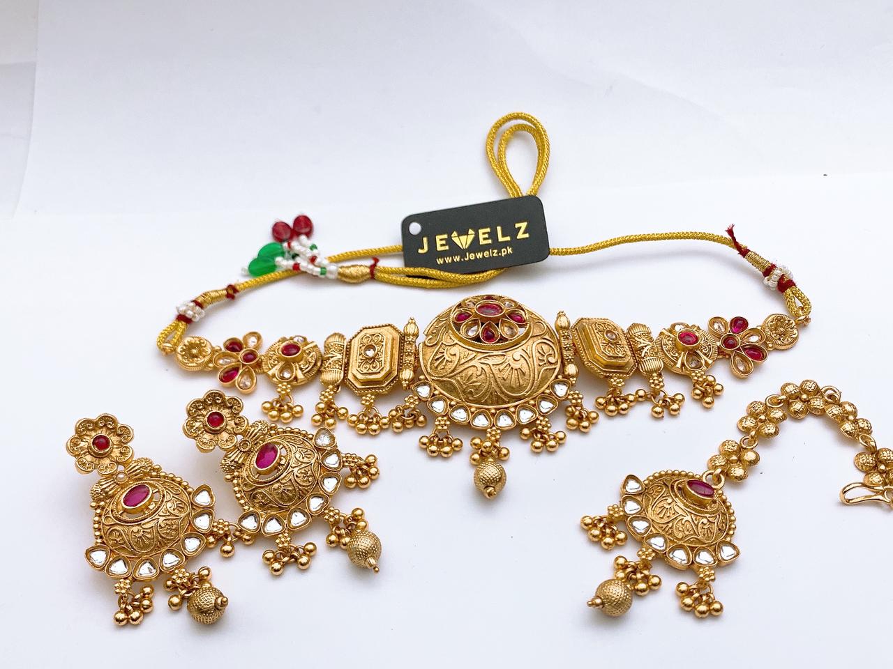 Choker set