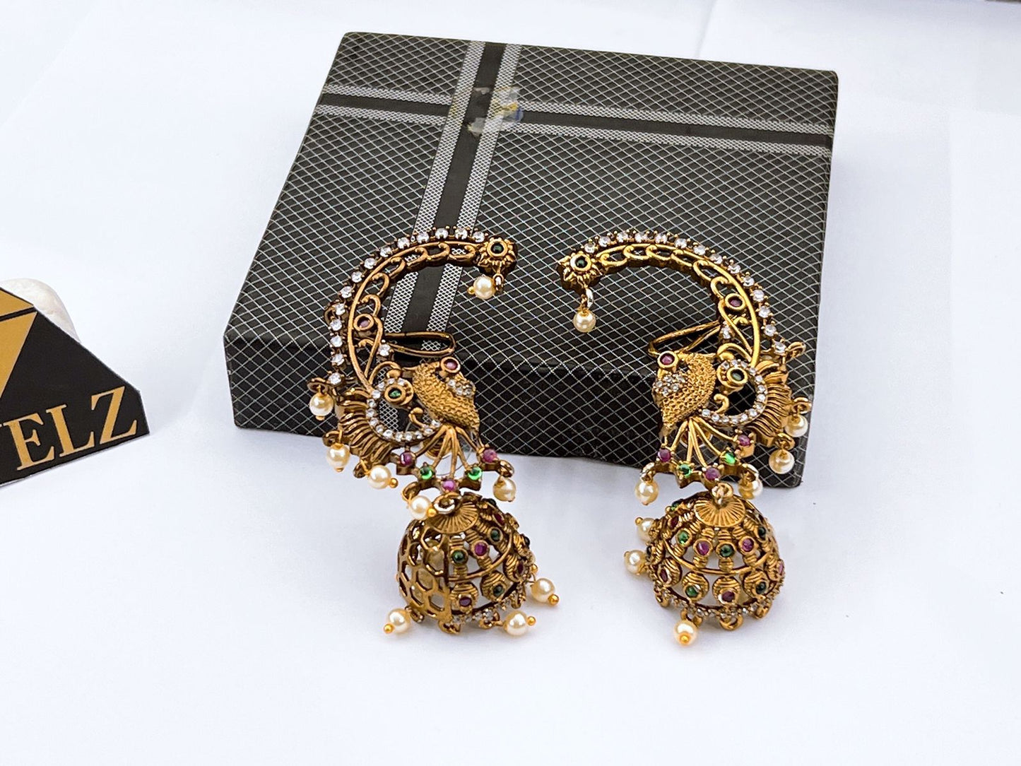 Ear-cuff